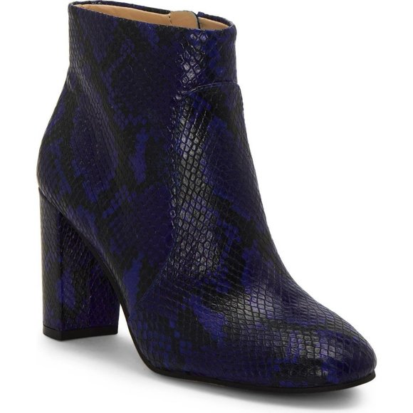 Vince Camuto Shoes - 🆕 VINCE CAMUTO Sanstan Ankle Bootie Snake Blue 6